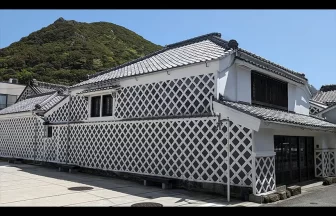 なまこ壁の家・雑忠