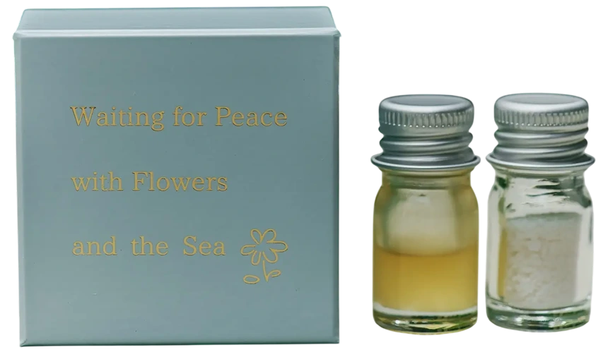 《花と海と平和を待つ》2026　塩、蜂蜜、瓶、箱　花と海と平和を待つための塩と蜂蜜をお持ち帰りいただけます。 Photo by NISHITANI KUMI