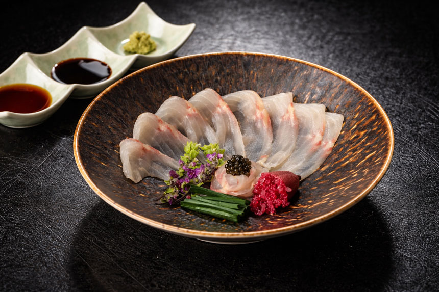 チョウザメのお造りの写真