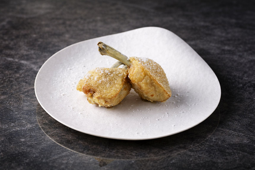 『弥之助』名物 白唐揚げ（塩二郎の塩）の写真