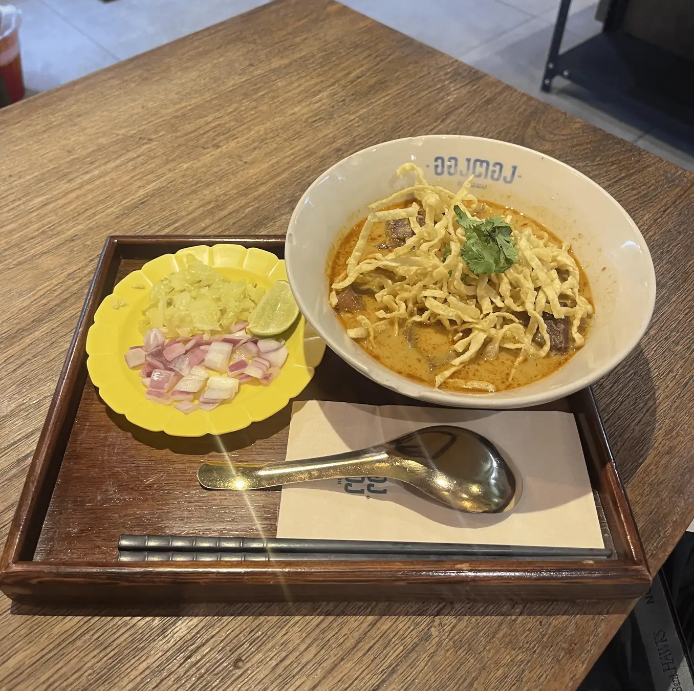 Ong Tong Khao Soi（オントンカオソーイ）